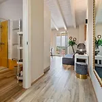 דירה Cavalino Boutique 2 *